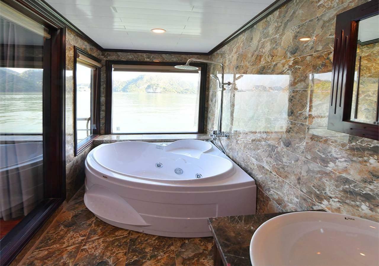 Hotel Halong Sapphire Cruise à Nan Giang Extérieur photo